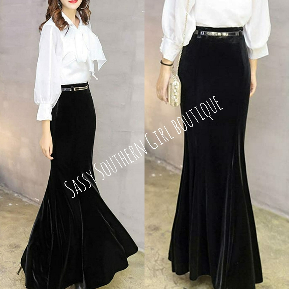 🆕⭐ Velvet Gorgeous black mermaid velvet maxi skirt